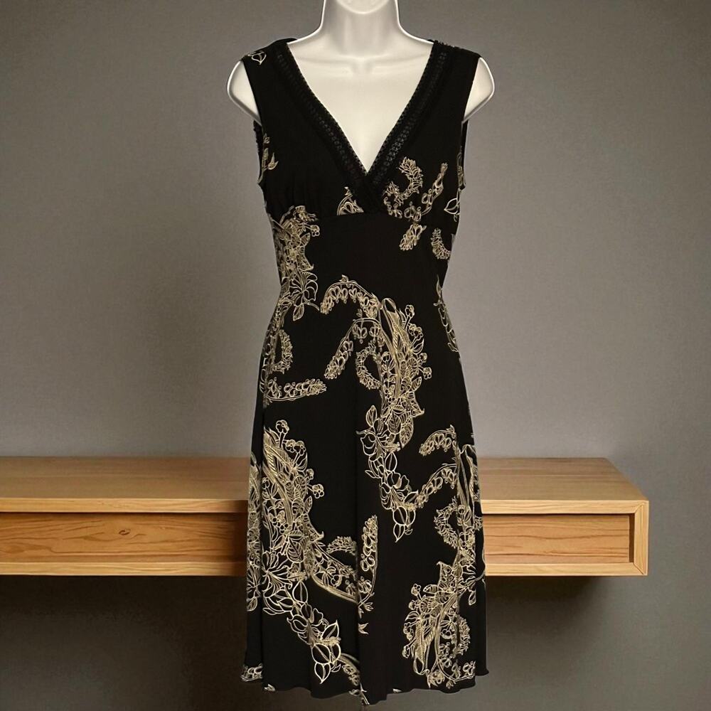 Vintage LA BELLE Sleeveless Cocktail Dress Sz Medium Midi Black Gold Lace V Neck